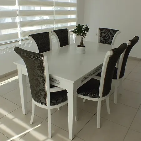 מלון Taurus Residences 2 *